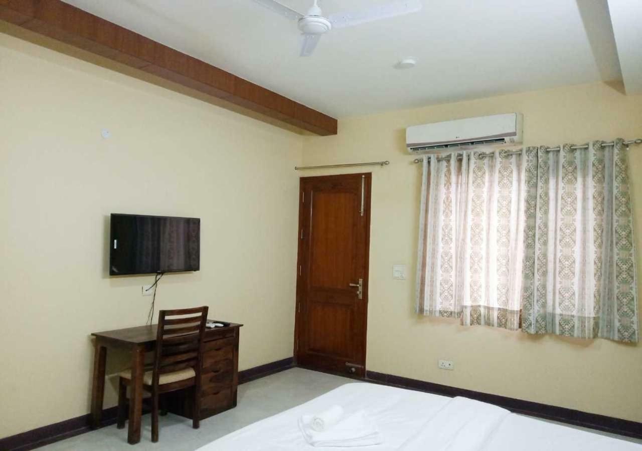 Hotel J P Residency Greater Noida Exterior foto